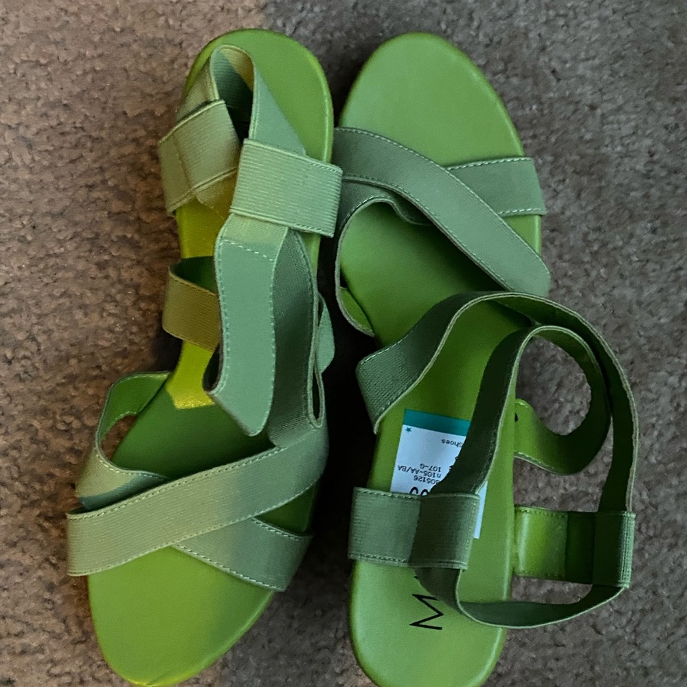 MAX Rave Heels - Picture 2 of 3